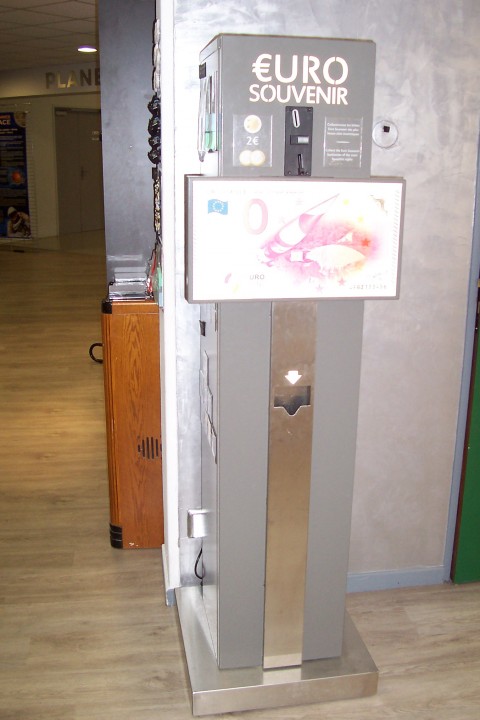 distributeur de la Coupole